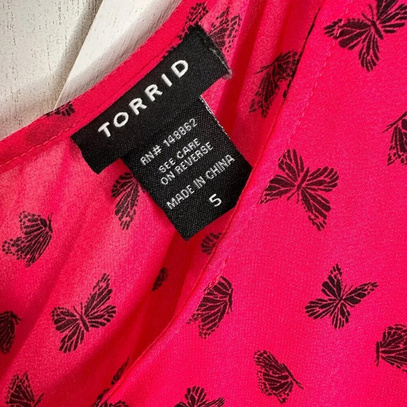 Torrid Butterfly Print Georgette Button Back Top - Picture 5 of 7